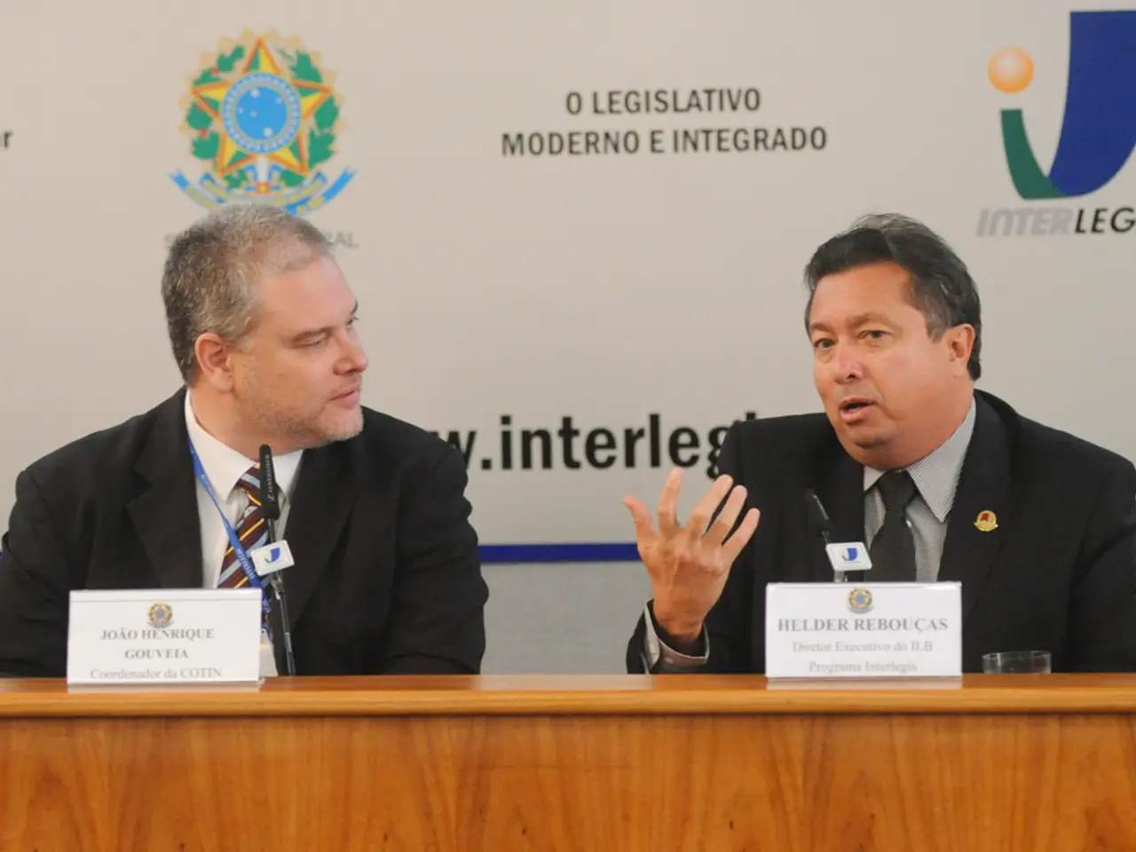 Queen Elizabeth Exhibits Support for Summer Attire, Opting for a Entirely Coral Outfit