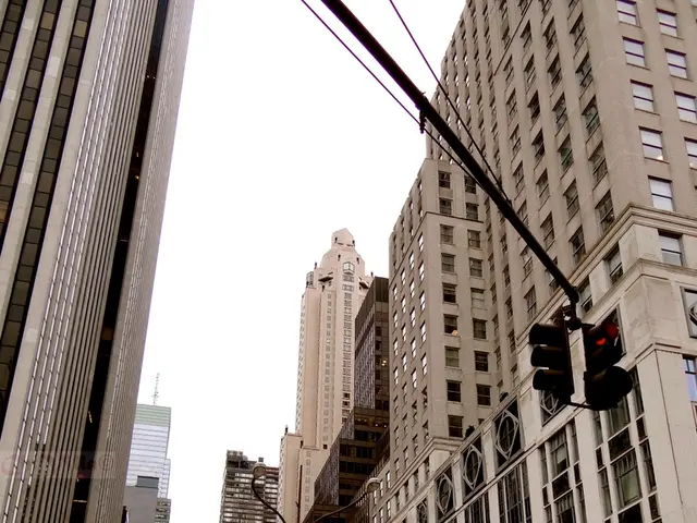 Anticipated crowds during public holidays and weekends