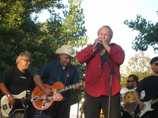 Urban Tunes Singer: Commemorating Neighborhoods and Towns through Melodious Compositions