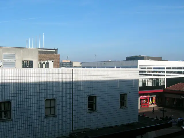 Thai tourist spots struggle: beaches sparsely populated, hotels largely vacant